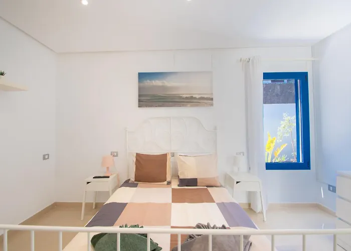 别墅 Botanica - Spacious, Heated Pool And Bbq, Sunny Terrace, Garden & Mountain Views *