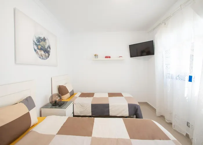 Botanica - Spacious, Heated Pool And Bbq, Sunny Terrace, Garden & Mountain Views *