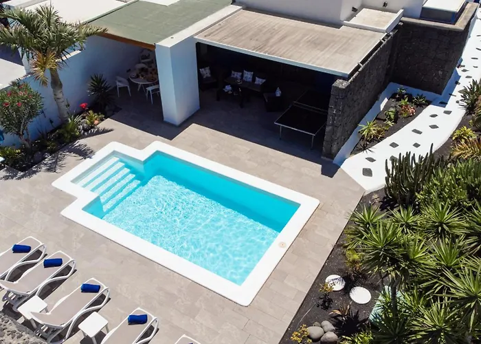 别墅 Botanica - Spacious, Heated Pool And Bbq, Sunny Terrace, Garden & Mountain Views