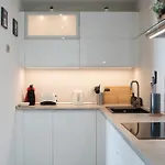 Villa Botanica - Spacious, Heated Pool And Bbq, Sunny Terrace, Garden & Mountain Views *