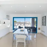 Botanica - Spacious, Heated Pool And Bbq, Sunny Terrace, Garden & Mountain Views Villa *