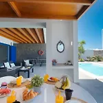 Botanica - Spacious, Heated Pool And Bbq, Sunny Terrace, Garden & Mountain Views Villa