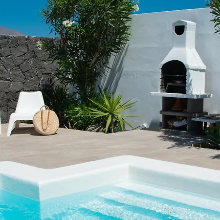 Botanica - Spacious, Heated Pool And Bbq, Sunny Terrace, Garden & Mountain Views