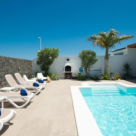 Villa Botanica - Spacious, Heated Pool And Bbq, Sunny Terrace, Garden & Mountain Views