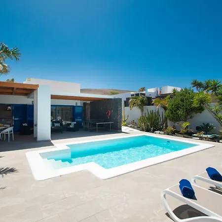 Botanica - Spacious, Heated Pool And Bbq, Sunny Terrace, Garden & Mountain Views Villa Playa Blanca (Lanzarote)