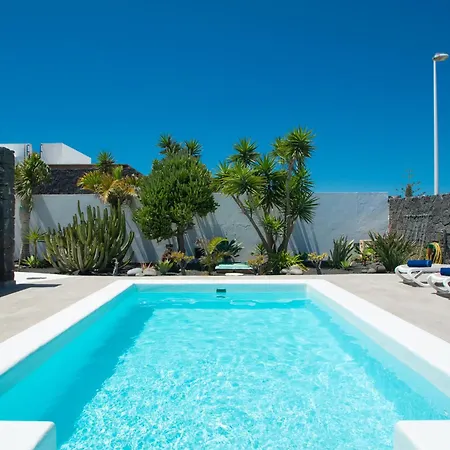 Botanica - Spacious, Heated Pool And Bbq, Sunny Terrace, Garden & Mountain Views