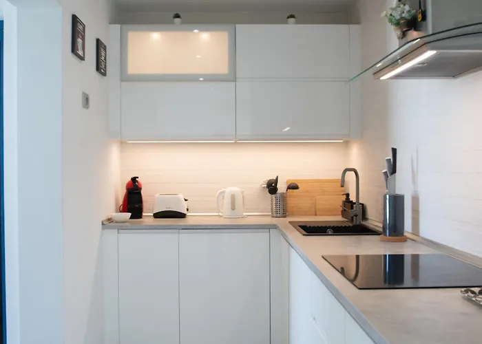 빌라 Botanica - Spacious, Heated Pool And Bbq, Sunny Terrace, Garden & Mountain Views *