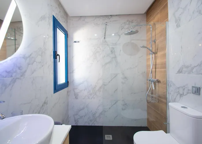 Botanica - Spacious, Heated Pool And Bbq, Sunny Terrace, Garden & Mountain Views Villa Playa Blanca