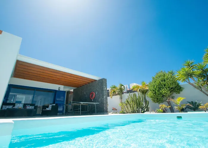 Botanica - Spacious, Heated Pool And Bbq, Sunny Terrace, Garden & Mountain Views * Playa Blanca