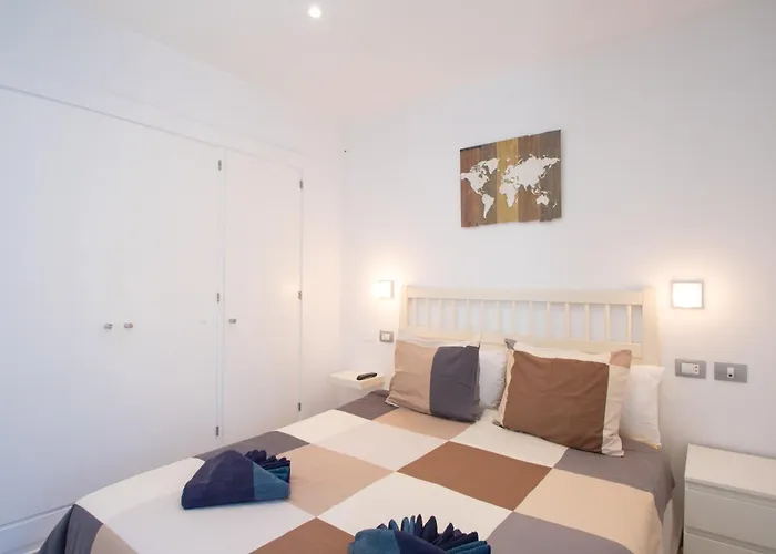 Botanica - Spacious, Heated Pool And Bbq, Sunny Terrace, Garden & Mountain Views *