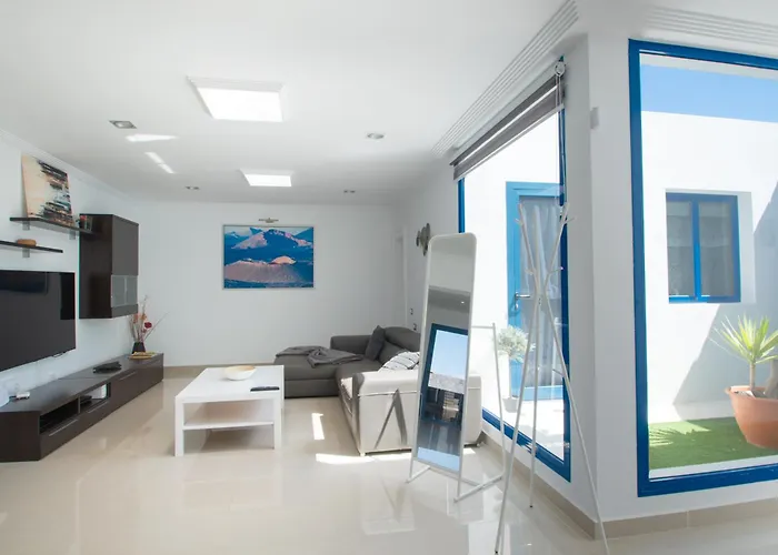 Botanica - Spacious, Heated Pool And Bbq, Sunny Terrace, Garden & Mountain Views Villa