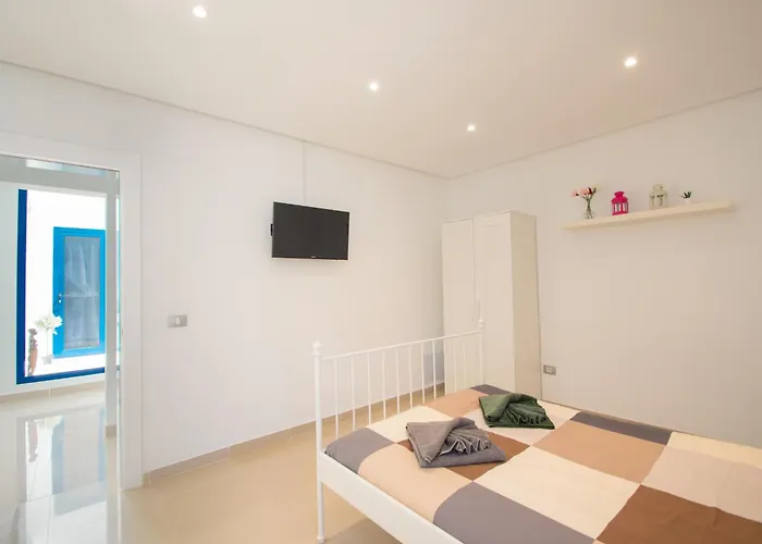 Botanica - Spacious, Heated Pool And Bbq, Sunny Terrace, Garden & Mountain Views