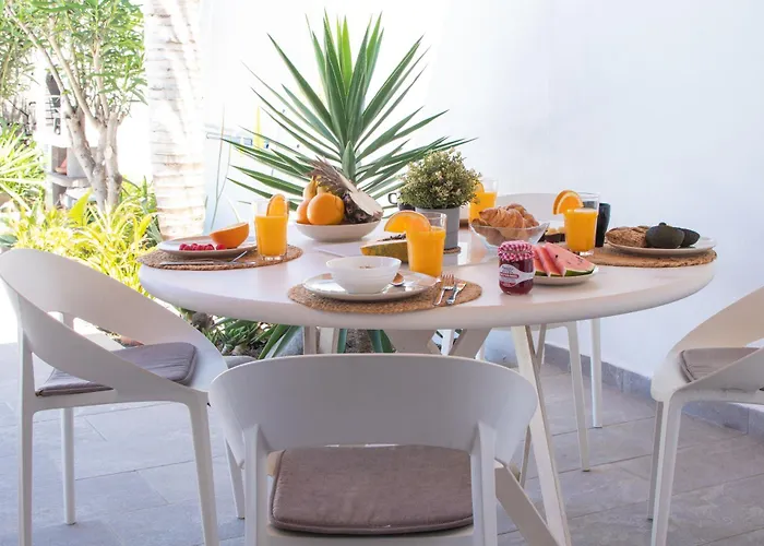 Botanica - Spacious, Heated Pool And Bbq, Sunny Terrace, Garden & Mountain Views *